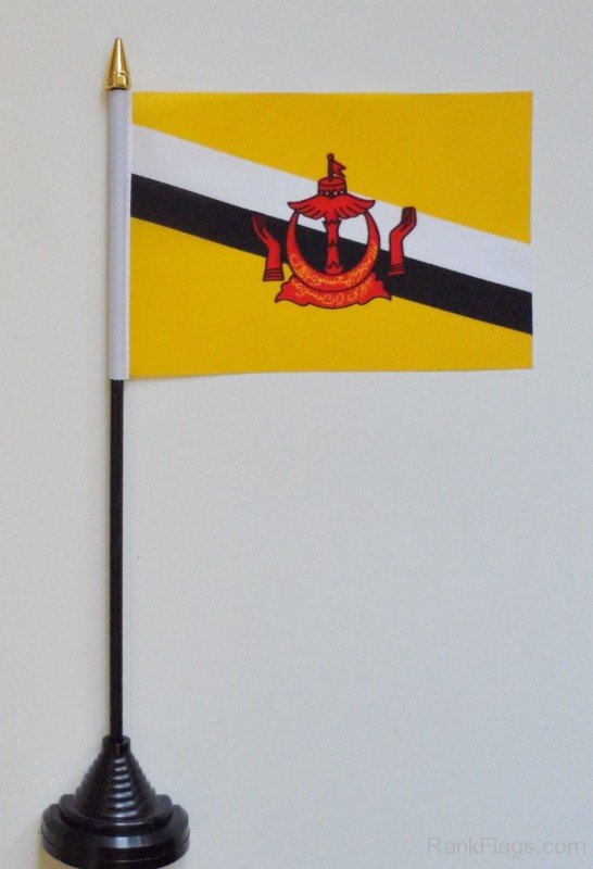 Brunei Darussalam Table Flag
